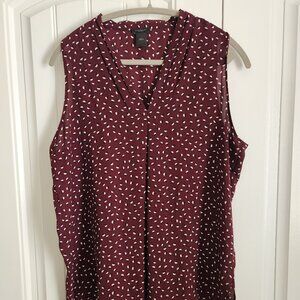 Sleeveless silky polyester top